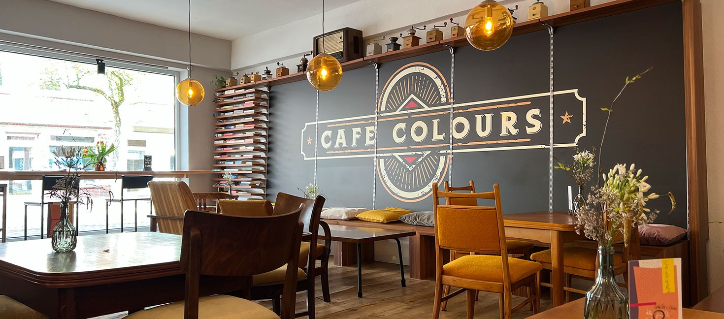 Das Café Colours in Emden von innen.
