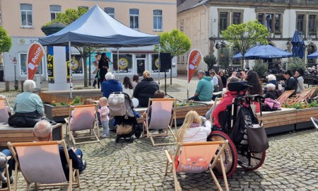Die OpenStage in Peine auf dem Historischen Marktplatz mit Besuchern