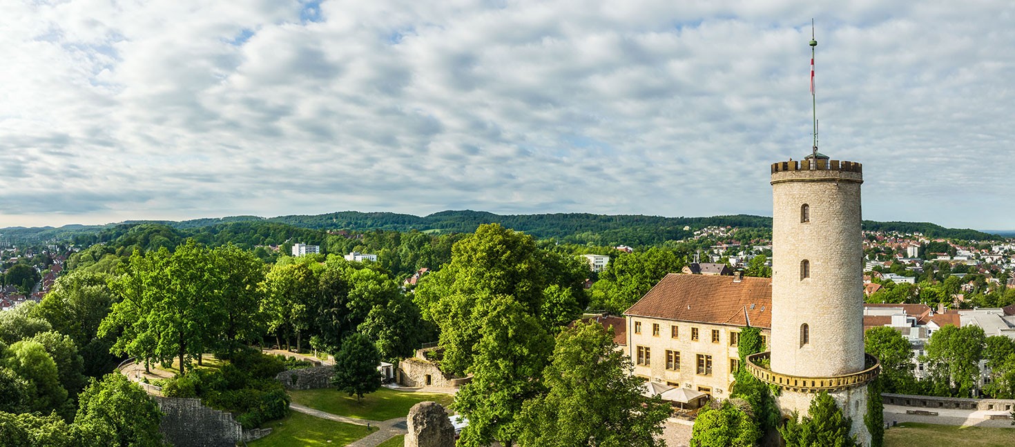 Panoramabild von der Sparrenburg Bielefeld im Teutoburger Wald