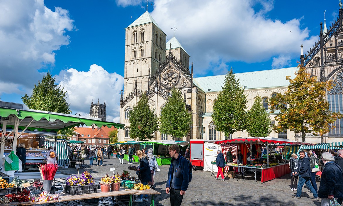 Shopping in Münster: Wochenmarkt am Dom