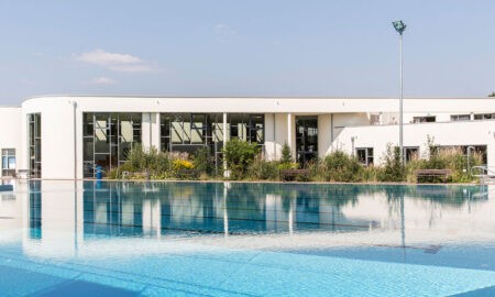 P3 Peine: Außenansicht mit Freibad