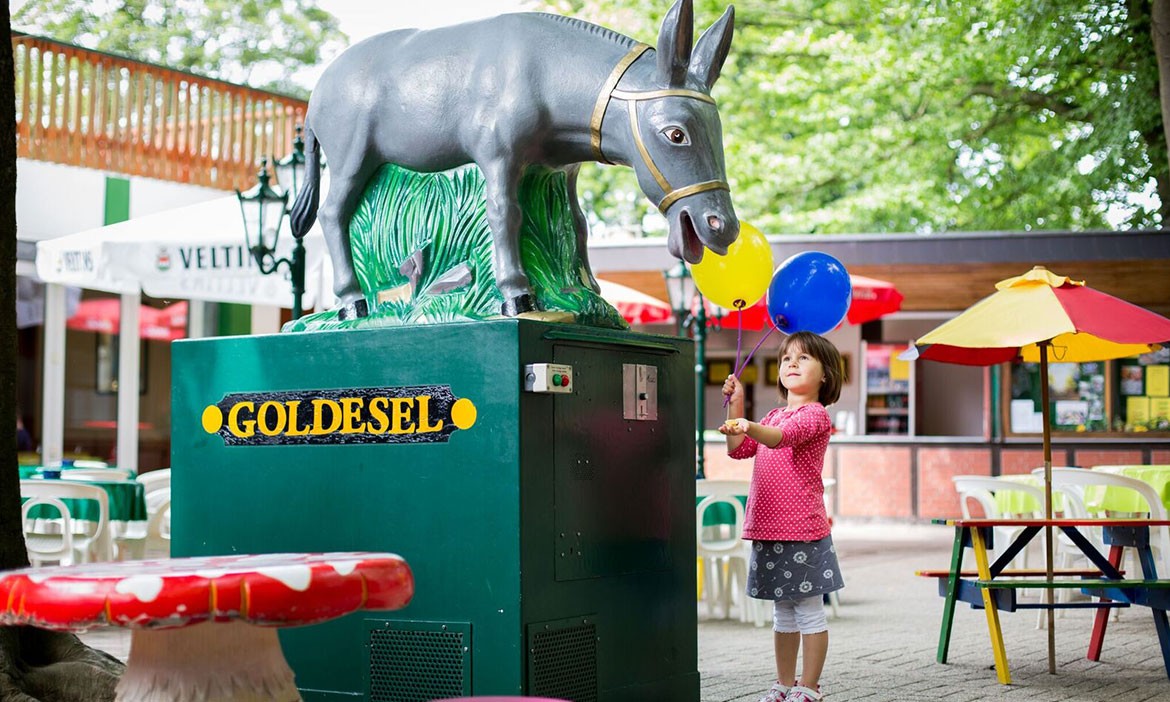 Sommerrodelbahn und Märchenwald Ibbenbüren: Der Goldesel