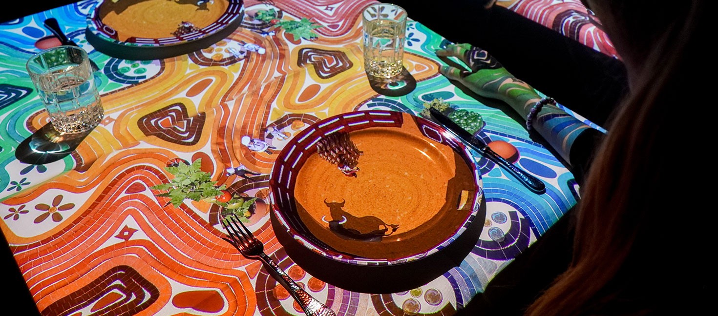 Erlebnisgastronomie im „Le Petit Chef“: Projektionen zur spanischen Vorspeise