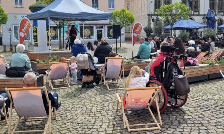 Die OpenStage in Peine auf dem Historischen Marktplatz mit Besuchern